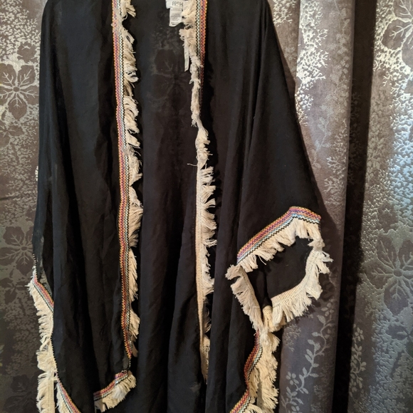 NWT Boho Chic Fringe Kimono - Picture 4 of 6